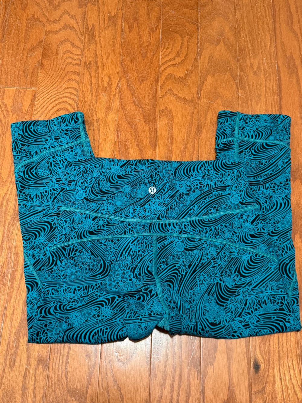Lululemon In Movement Crop Everlux Kitakami Spirit Leggings